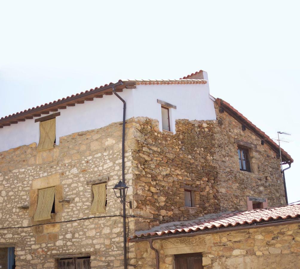 Perales del Puerto La Grulla Gris旅馆 外观 照片